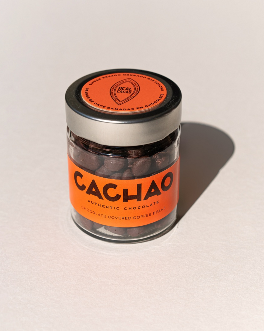 Granos de café ecológicos recubiertos de chocolate